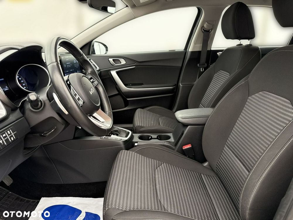 Kia Ceed - 13