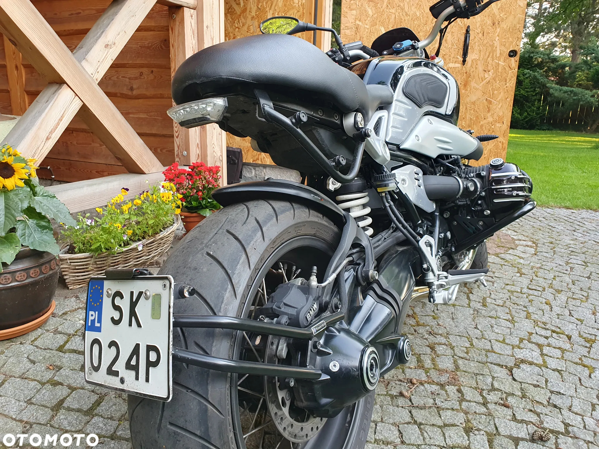 BMW R - 9