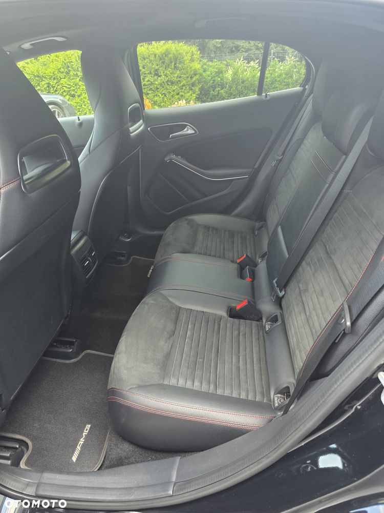 Mercedes-Benz GLA 250 7G-DCT AMG Line - 11