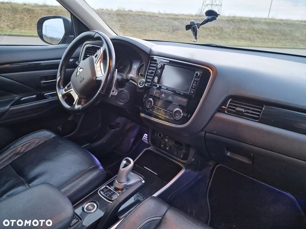 Mitsubishi Outlander 2.0 Intense + NAVI 2WD EU5 CVT - 21