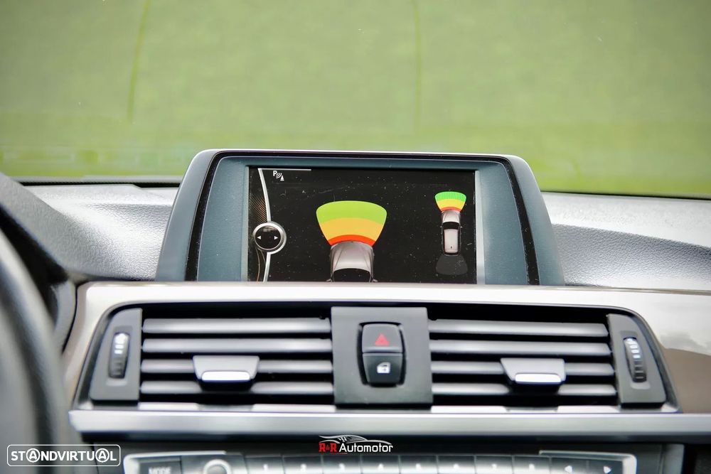 BMW 320 d EfficientDynamics Line Modern - 28