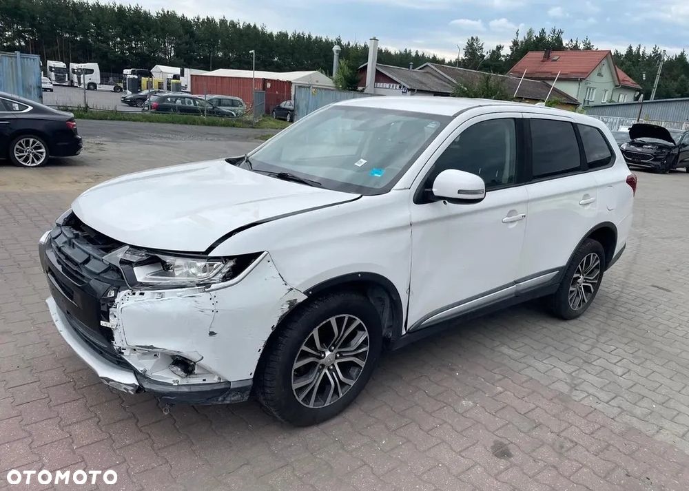 Mitsubishi Outlander 2.4 4WD CVT Instyle - 3