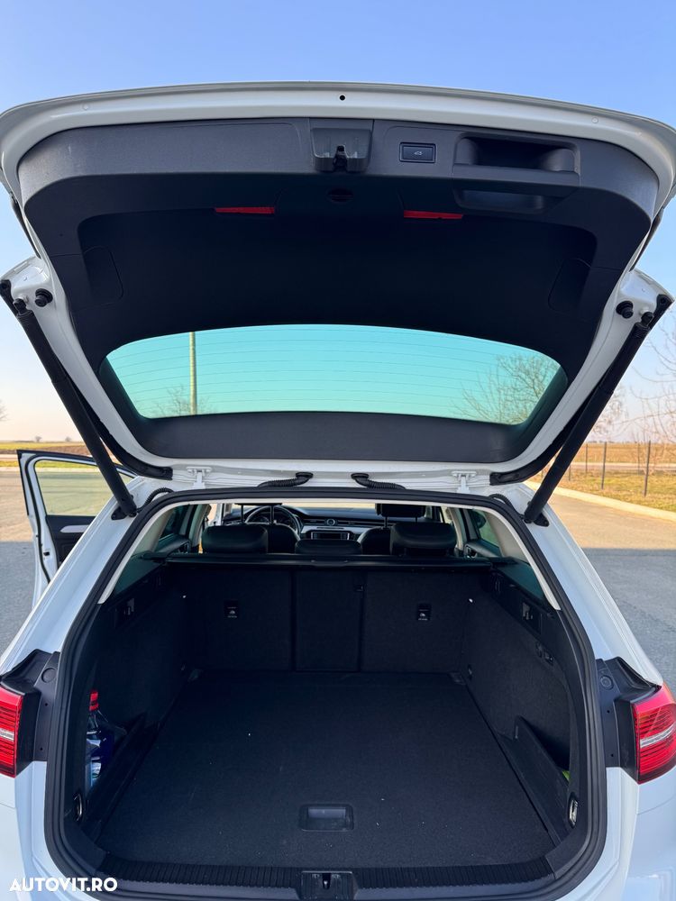 Volkswagen Passat 2.0 TDI (BlueMotion Technology) Comfortline - 21