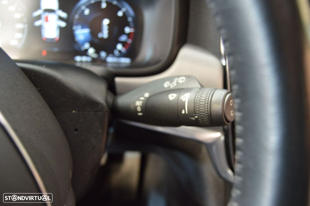 Volvo V90 2.0 D4 Momentum Plus Geartronic - 42