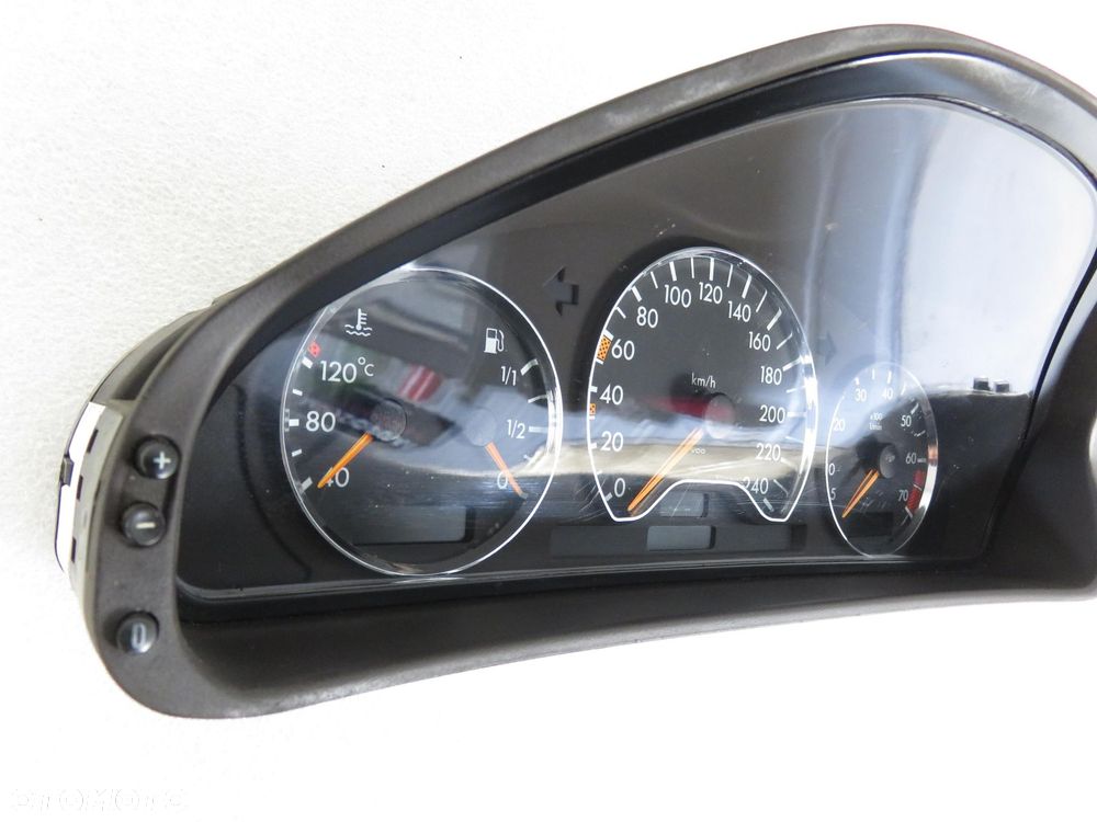 LICZNIK MERCEDES W210 E 200 Kompressor 2105403948 110008689004 - 10