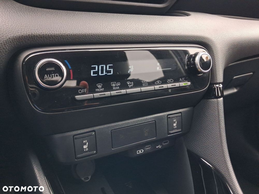 Toyota Yaris Hybrid 1.5 Style - 16