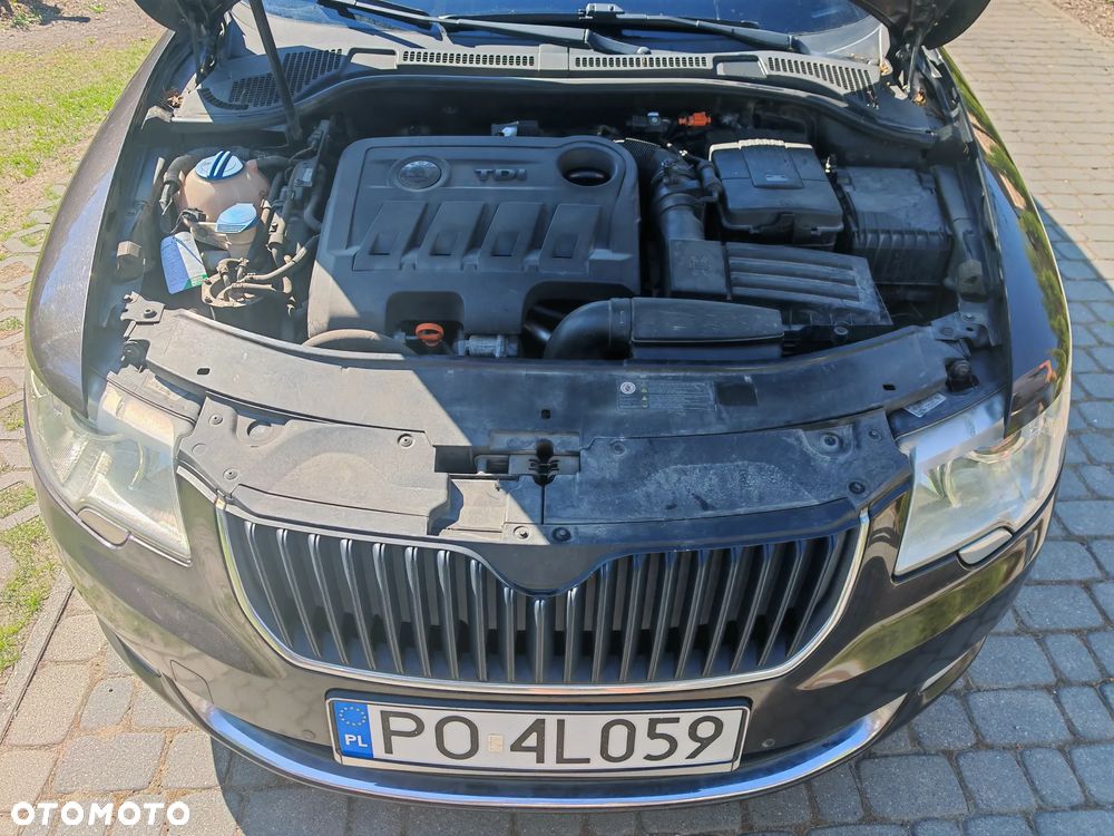 Skoda Superb 2.0 TDI PD Comfort - 6