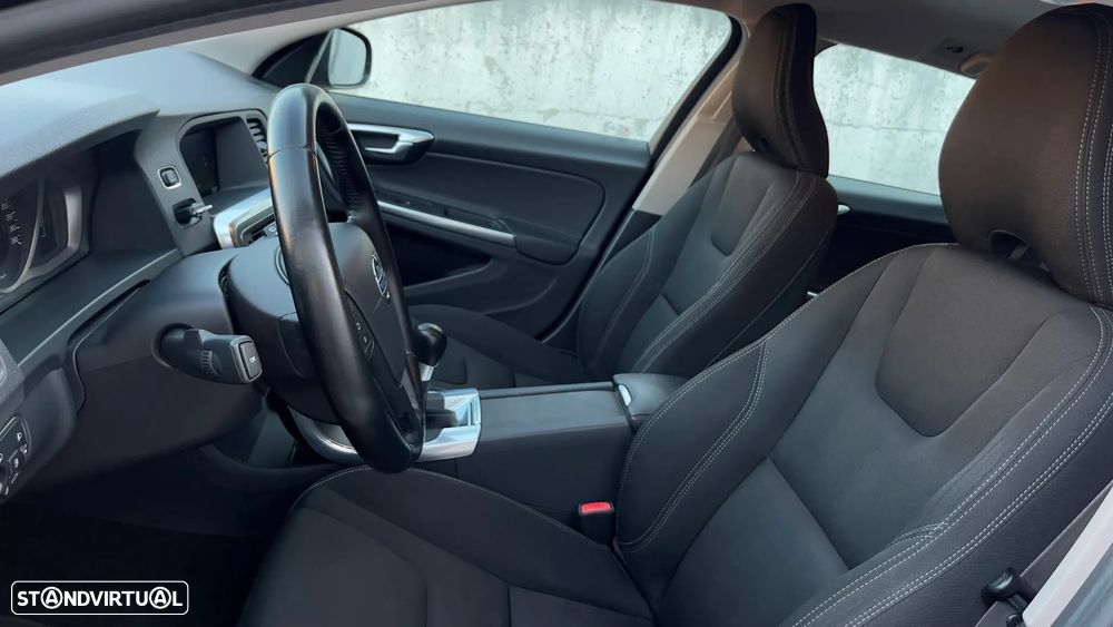 Volvo V60 DRIVe Momentum - 18