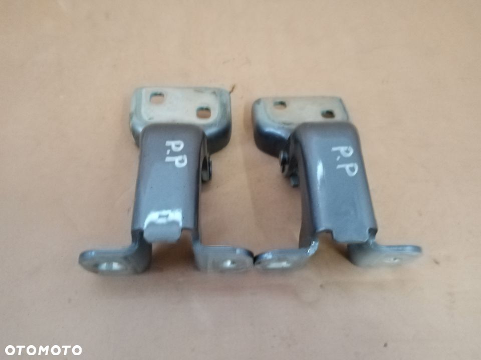 Zawias zawiasy drzwi prawy lewy przód Renault Trafic III Vivaro B 804005400R - 2