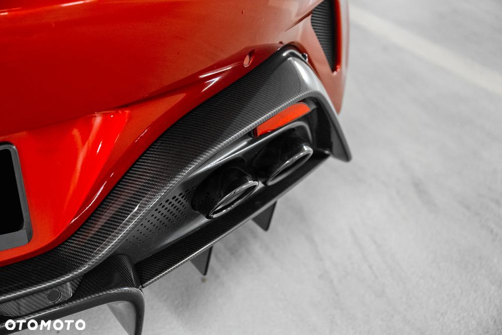 Aston Martin Vantage - 12