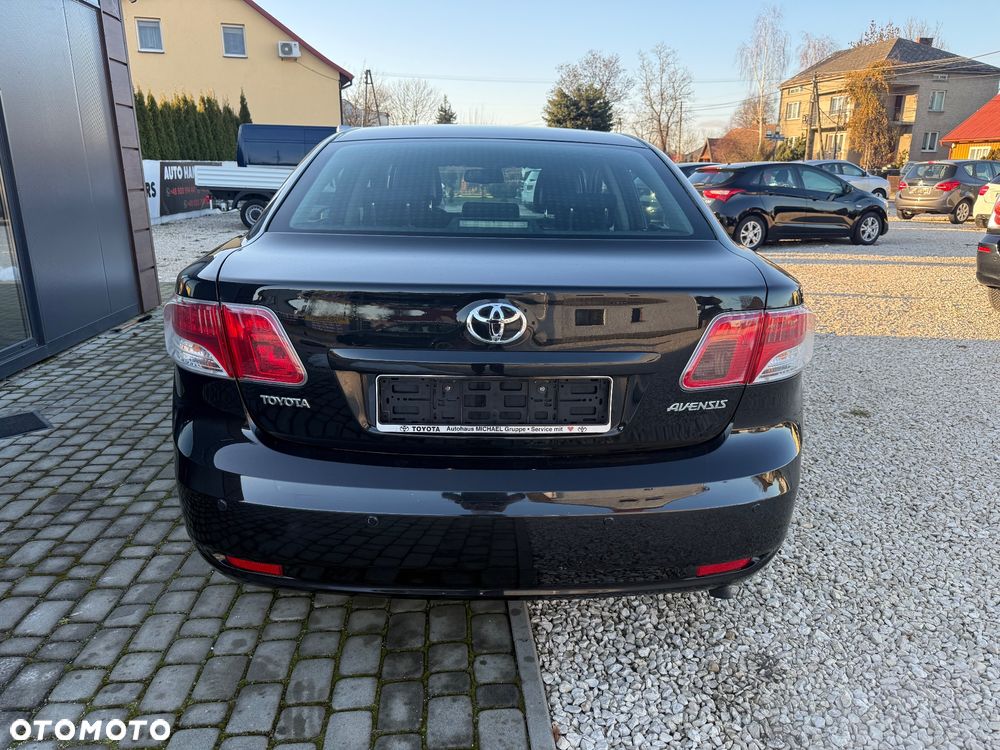 Toyota Avensis - 5