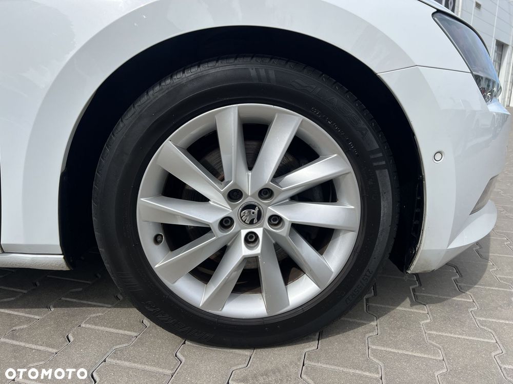 Skoda Superb 2.0 TDI 4x4 Style DSG - 18