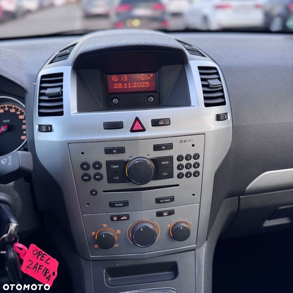 Opel Zafira - 36