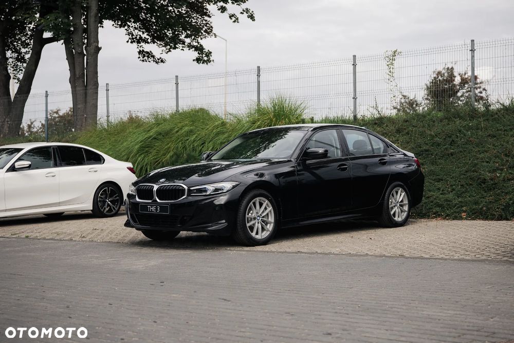 BMW Seria 3 330i xDrive - 2