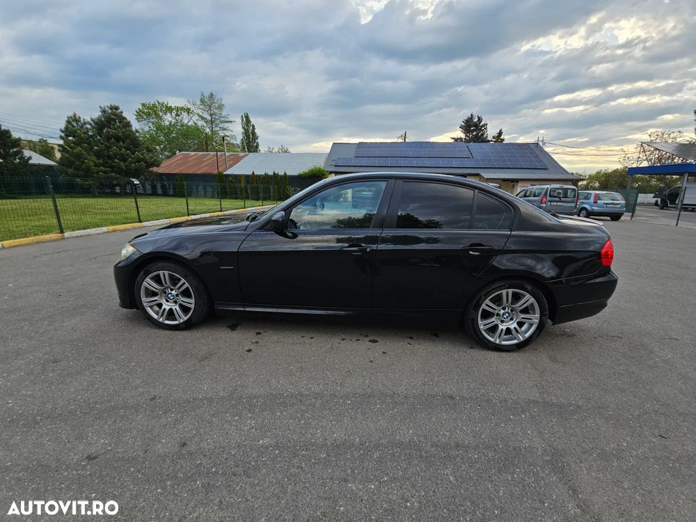BMW Seria 3 320d - 32