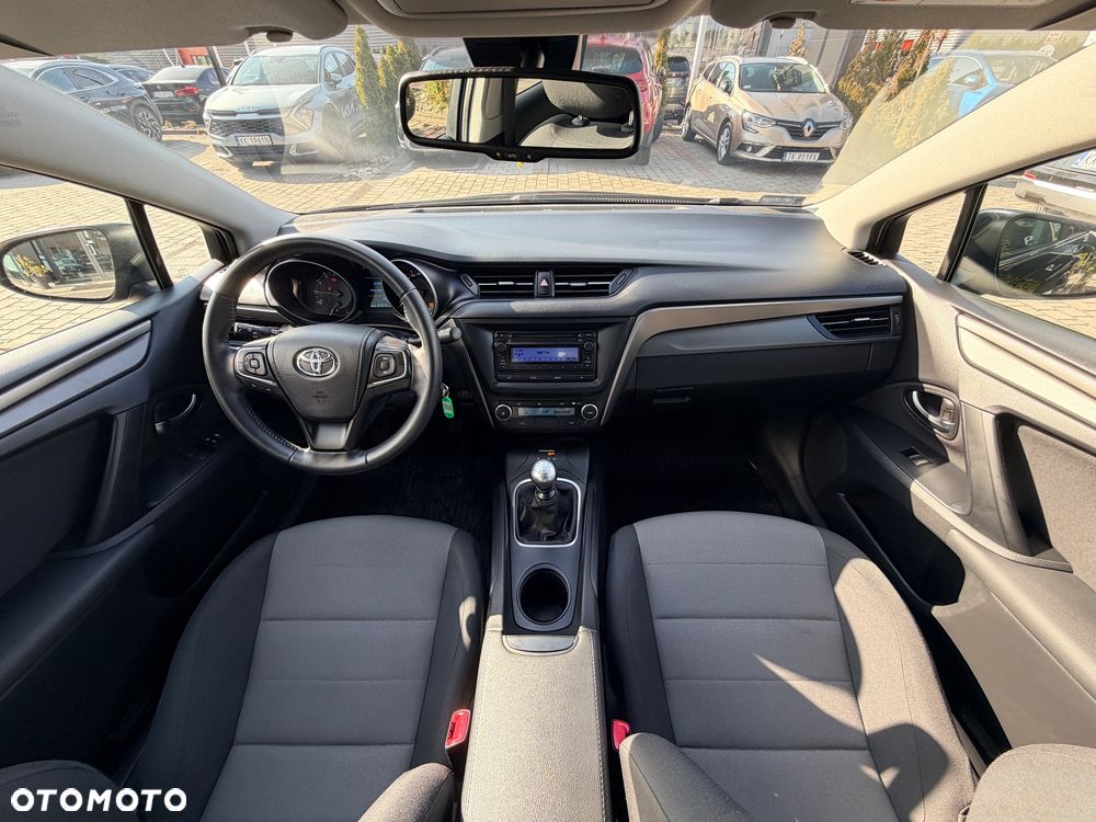 Toyota Avensis 1.6 Active - 11