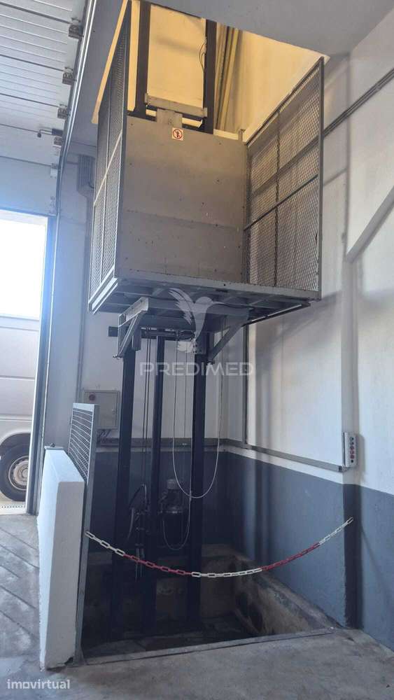 Arrendar armazém industrial 400m2 em condominio Sintra - Grande imagem: 4/14