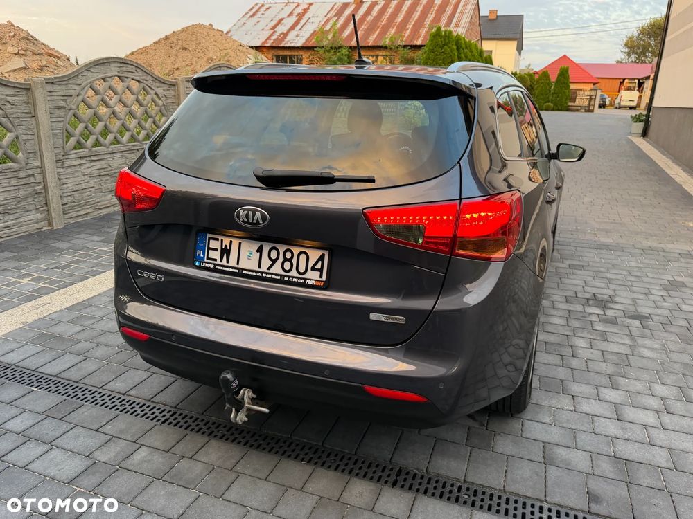Kia Ceed 1.6 GDI Dream Team Edition - 13