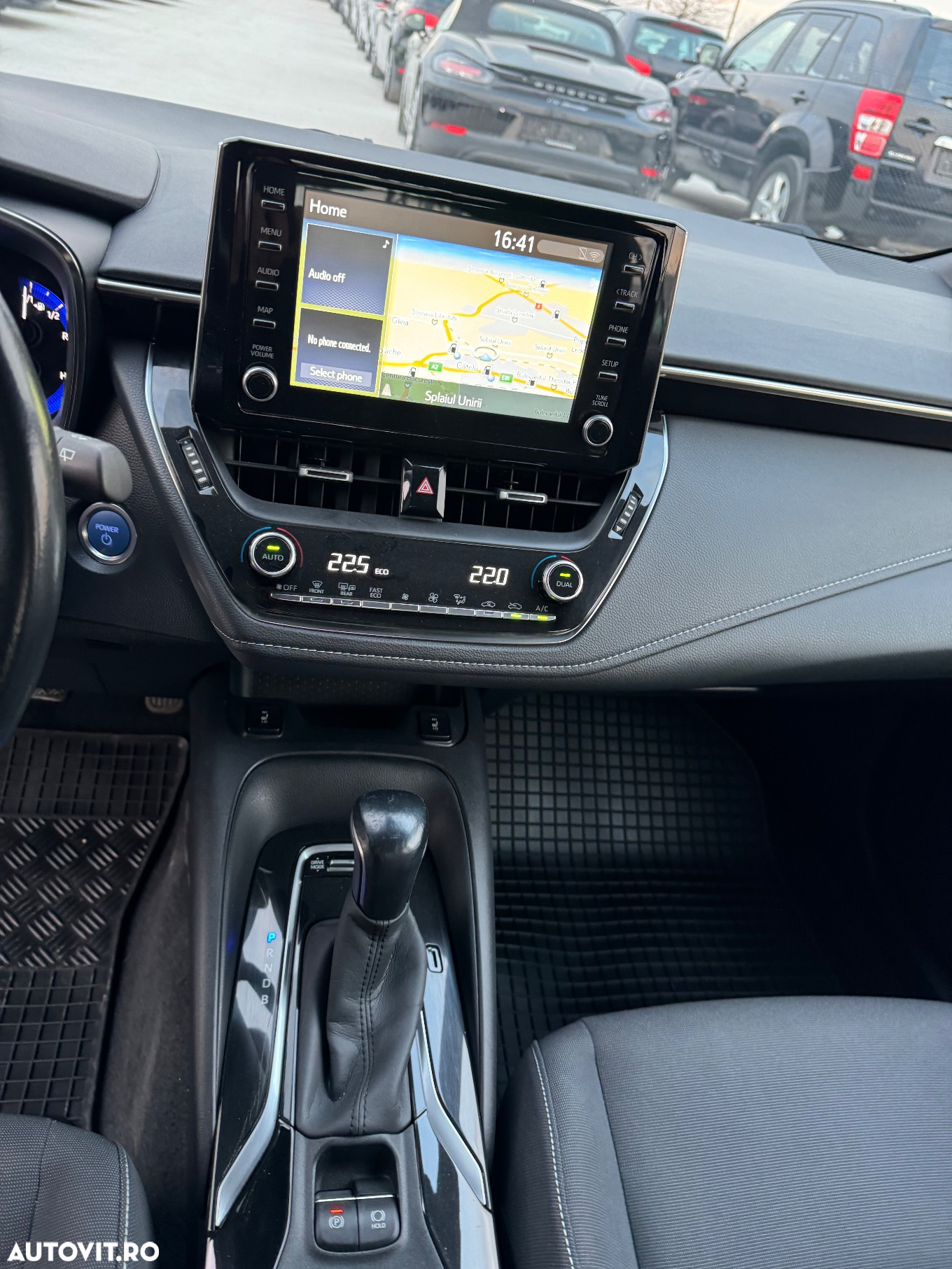 Toyota Corolla 1.8 Hybrid Comfort - 12