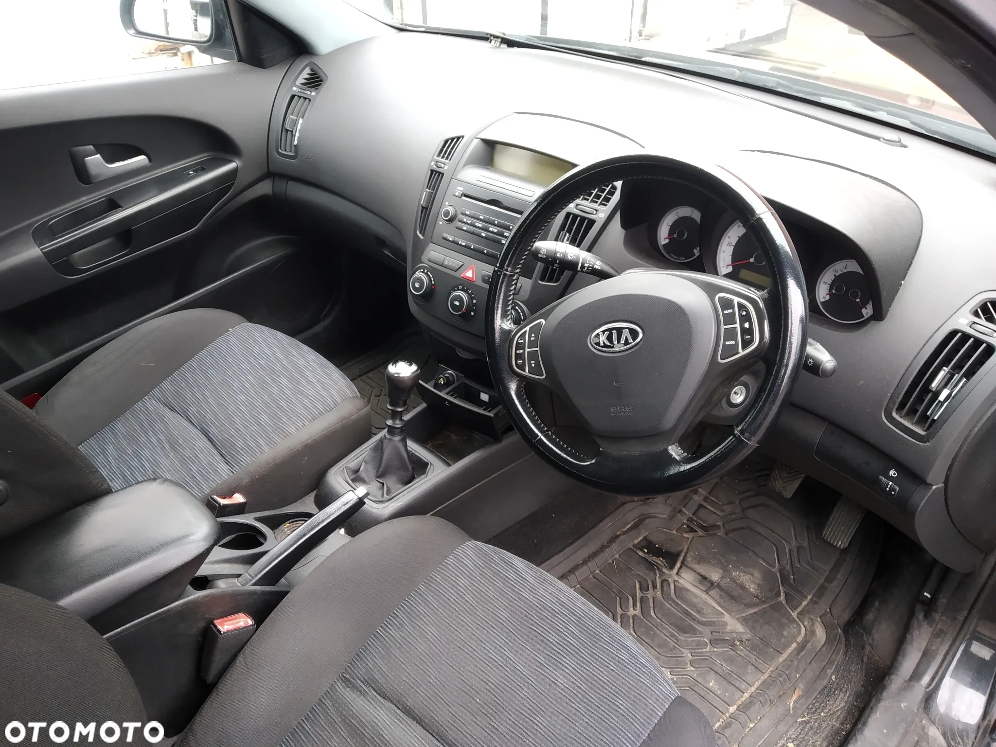 KIA CEED I 1.6 CRDI 06 - 09 - DRZWI PRZÓD TYL LEWE PRAWE UK 1K - 28