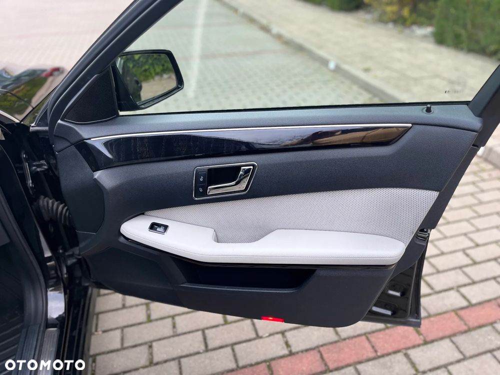 Mercedes-Benz Klasa E 220 CDI BlueEff Avantgarde - 13