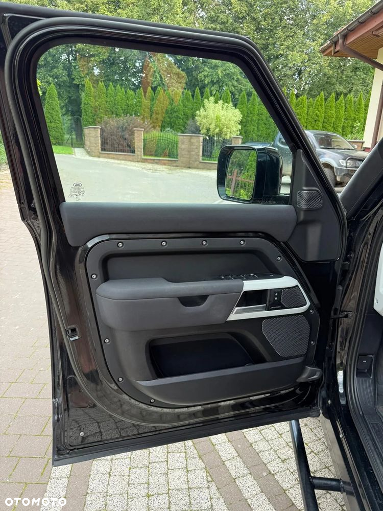 Land Rover Defender 110 2.0 P300 S - 24