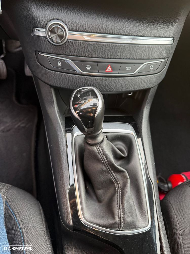 Peugeot 308 SW 1.2 PureTech Allure Pack - 16