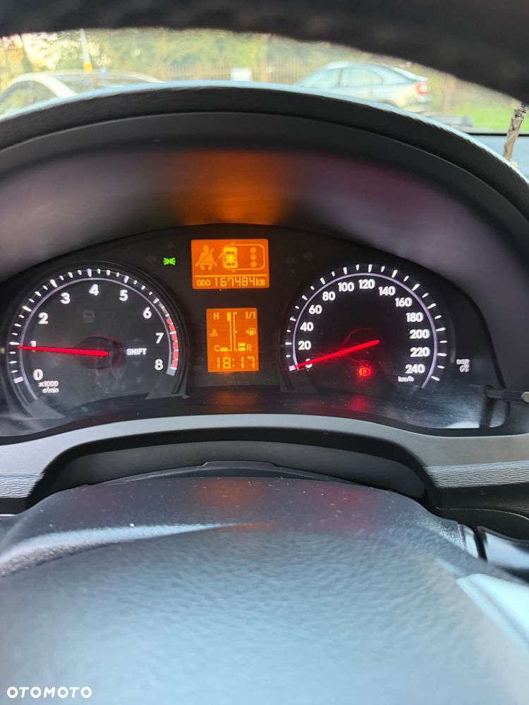 Toyota Avensis 1.6 Active - 11