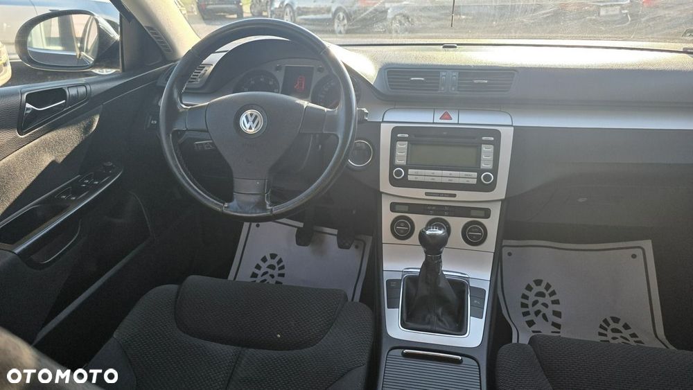 Volkswagen Passat - 17