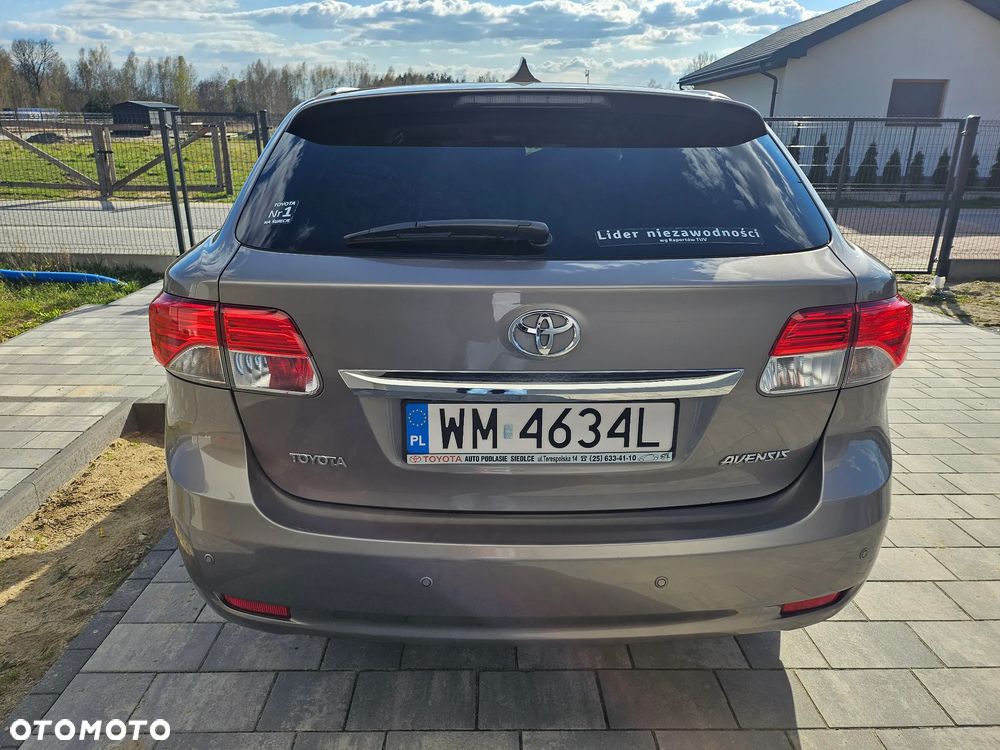 Toyota Avensis 1.8 Premium MS - 4