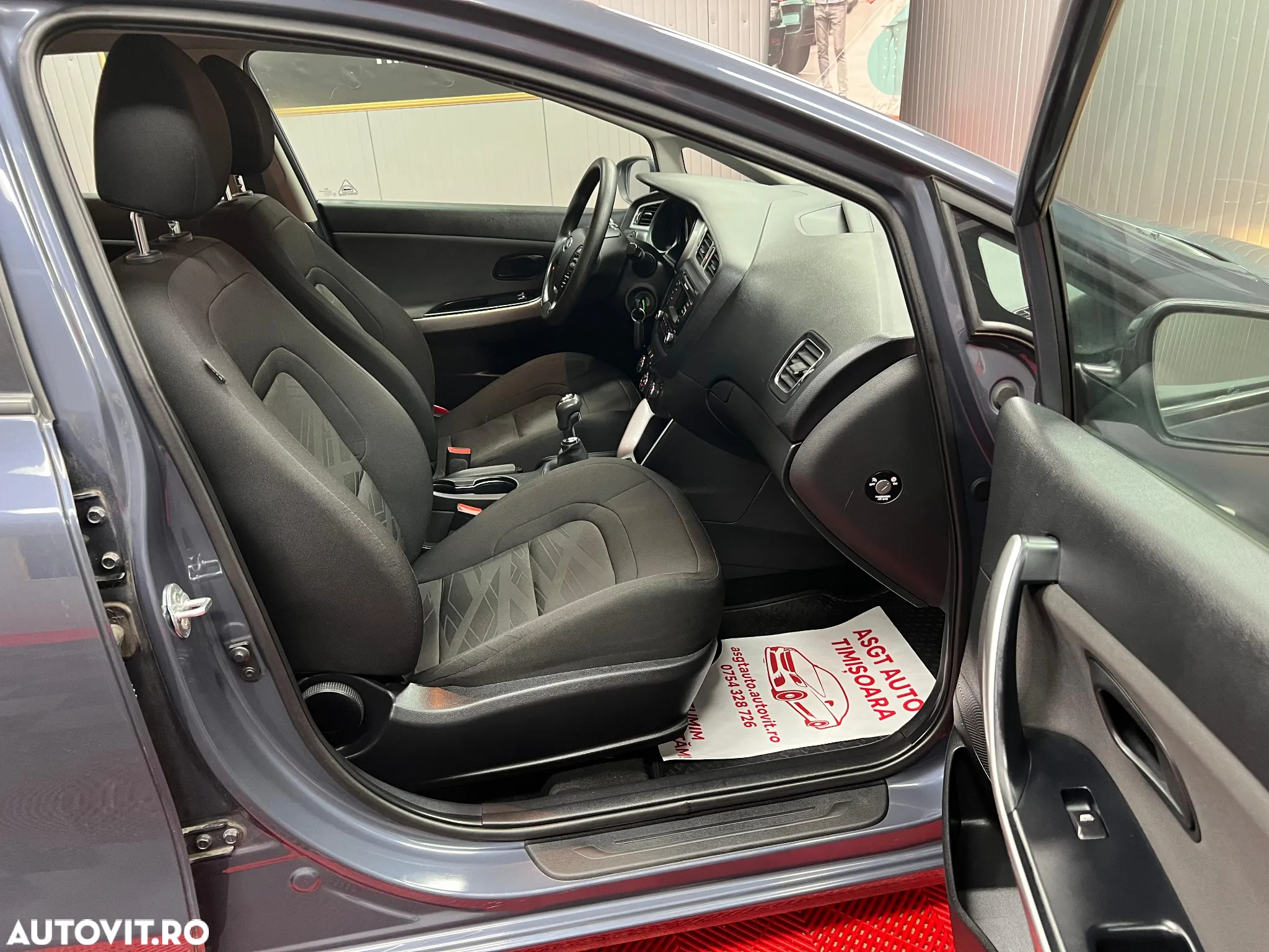 Kia Ceed - 12