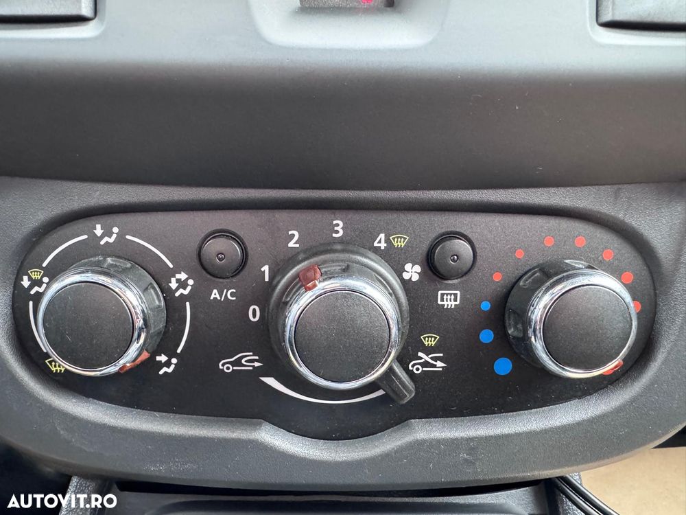 Dacia Duster 1.6 4x4 Laureate - 23