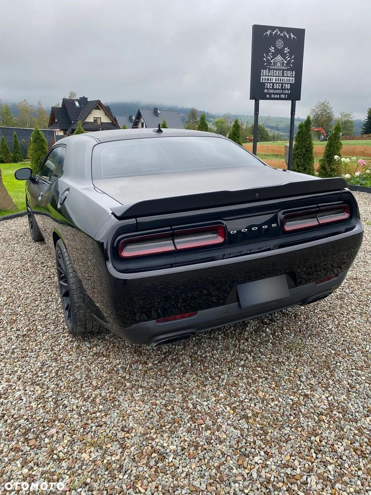 Dodge Challenger 6.4 Scat Pack - 4