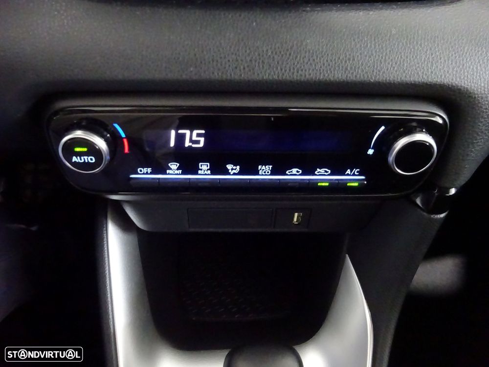 Toyota Yaris 1.5 HDF Comfort Plus - 25