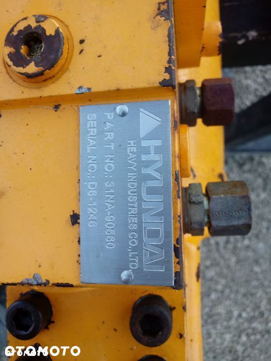 Siłownik Liebherr 924 Przeładunkowy 183 70 80 85 - 5