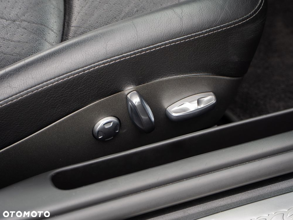 Porsche 911 Carrera Tiptronic S - 22