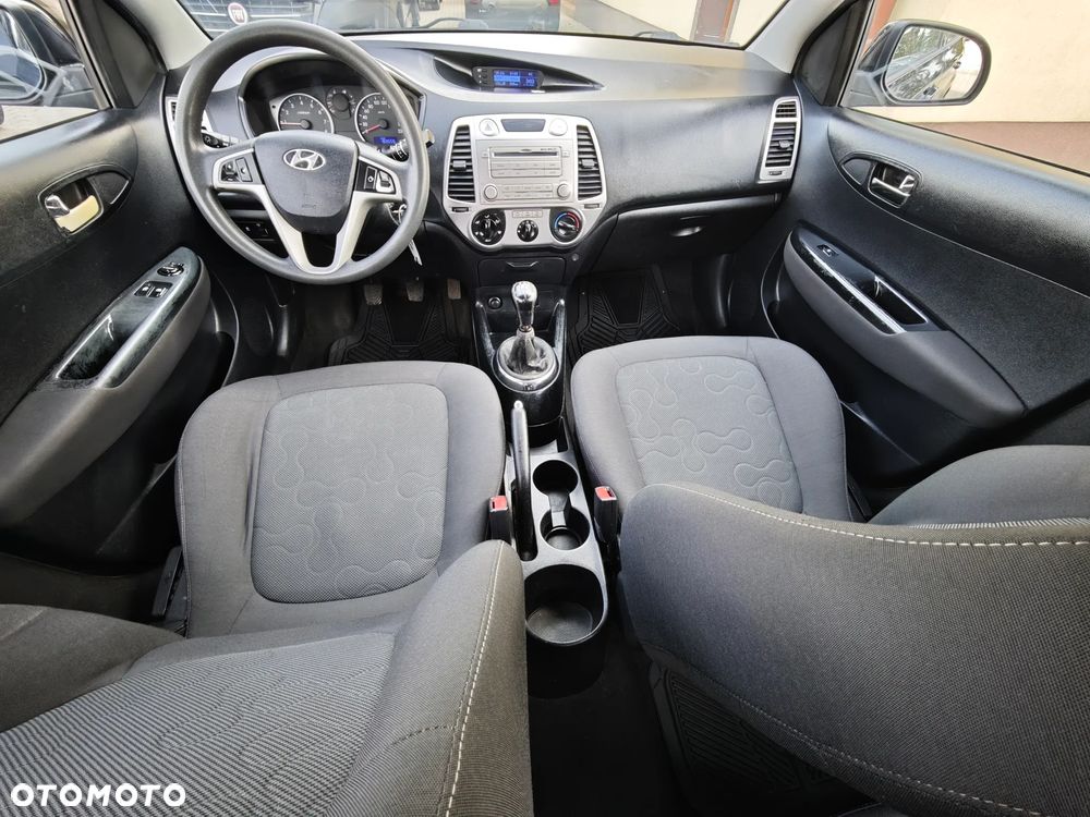 Hyundai i20 1.2 FIFA WM Edition - 15