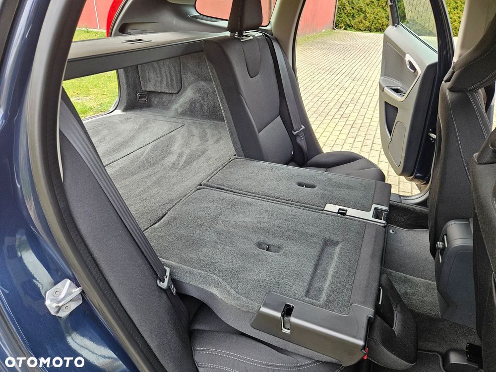 Volvo XC 60 D4 AWD Kinetic - 26