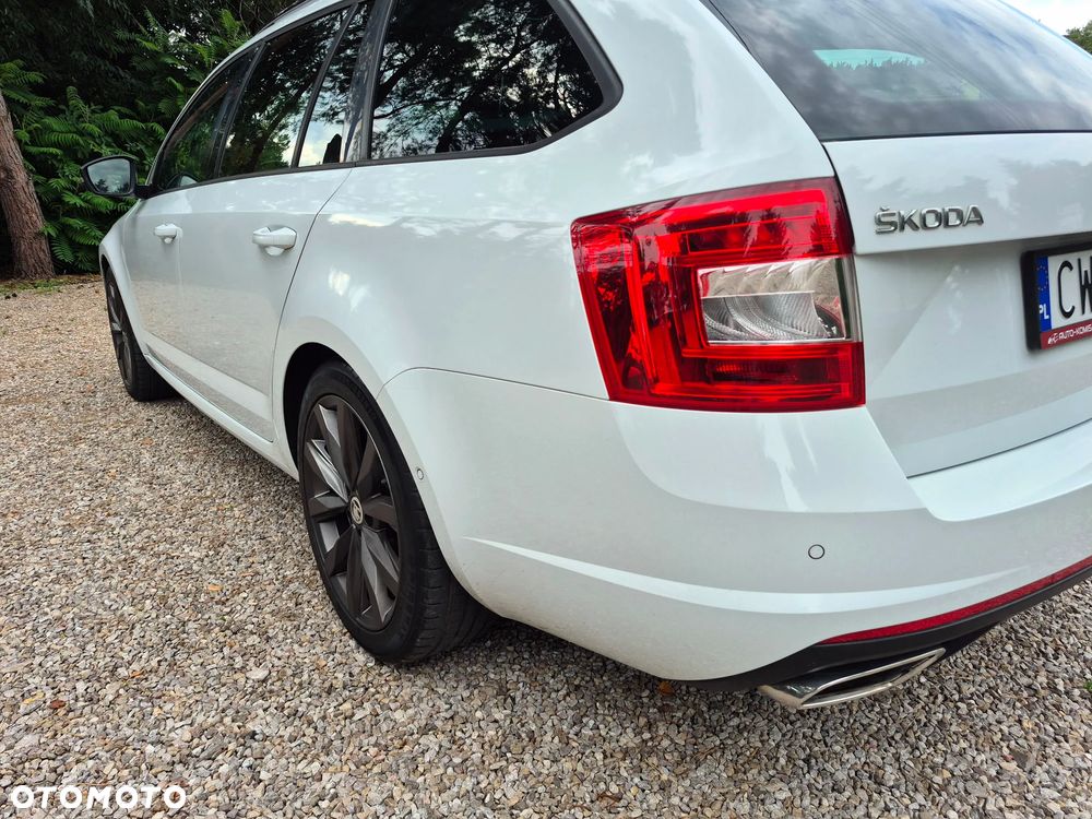 Skoda Octavia 2.0 TDI DSG RS - 11