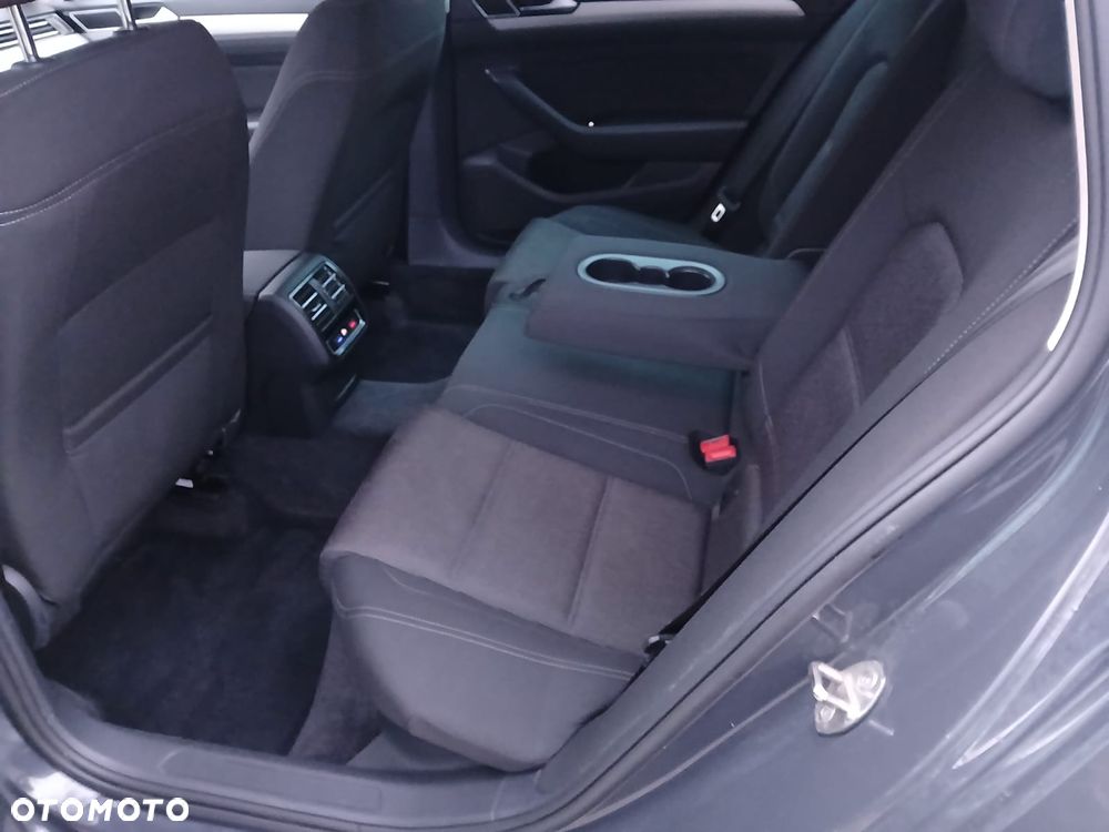 Volkswagen Passat 2.0 TDI (BlueMotion Technology) Comfortline - 11
