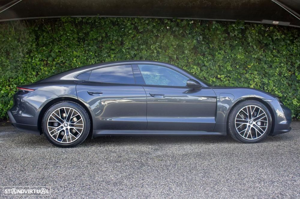 Porsche Taycan 4 Black Edition - 6