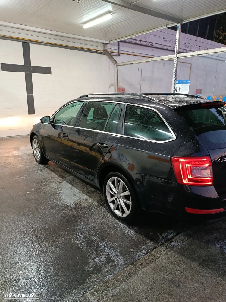 Skoda Octavia Break 2.0 TDI Ambition - 11