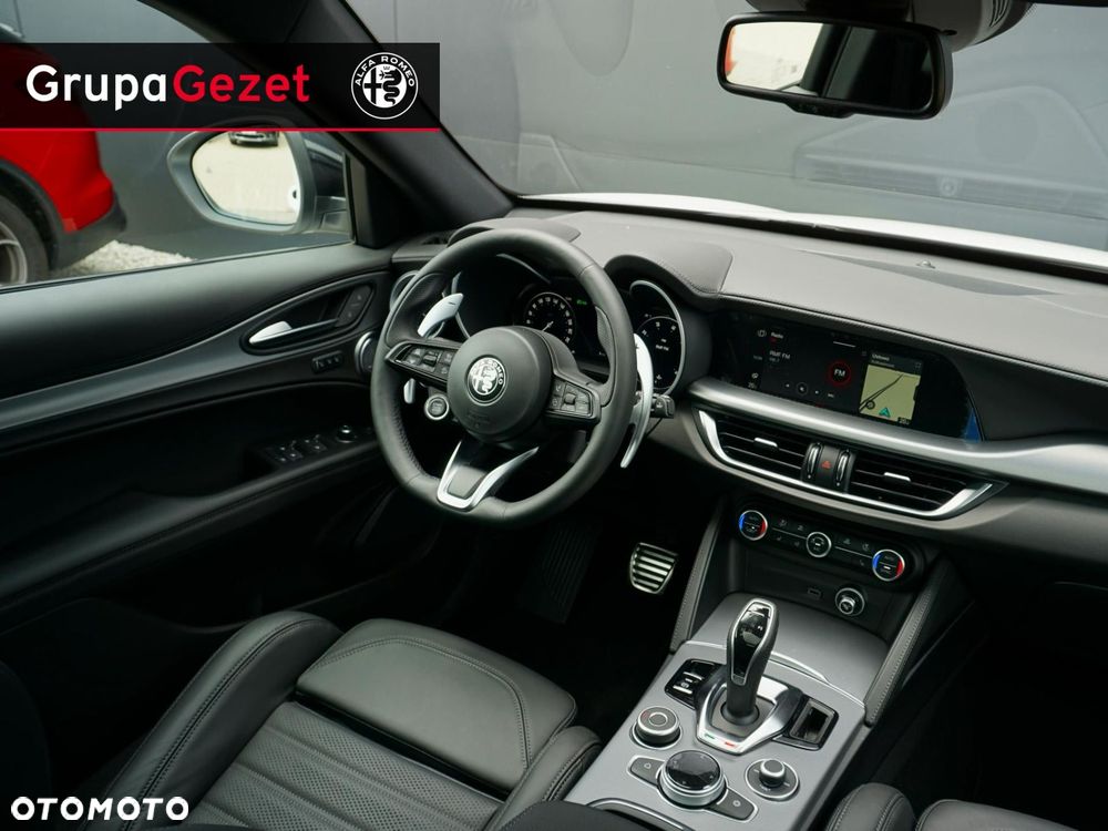 Alfa Romeo Stelvio - 8