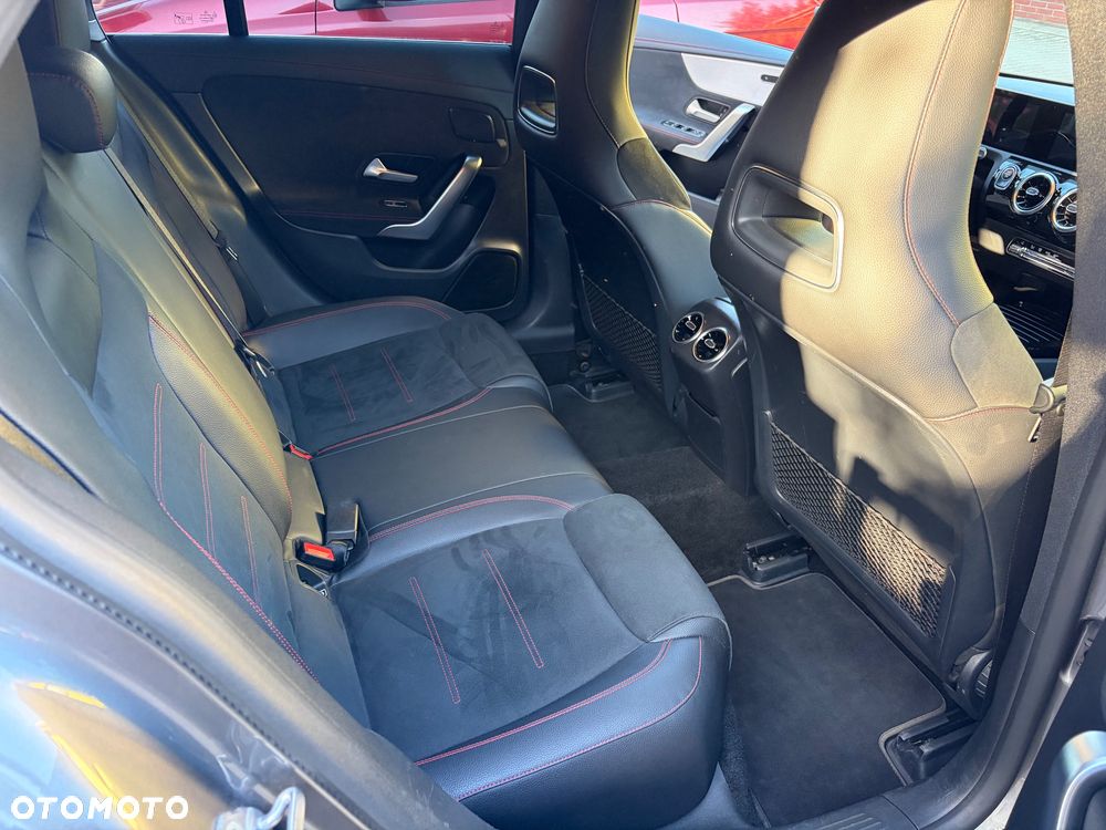Mercedes-Benz CLA 220 AMG Line 7G-DCT - 16