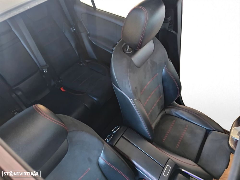 Mercedes-Benz GLB 180 d AMG Line - 20