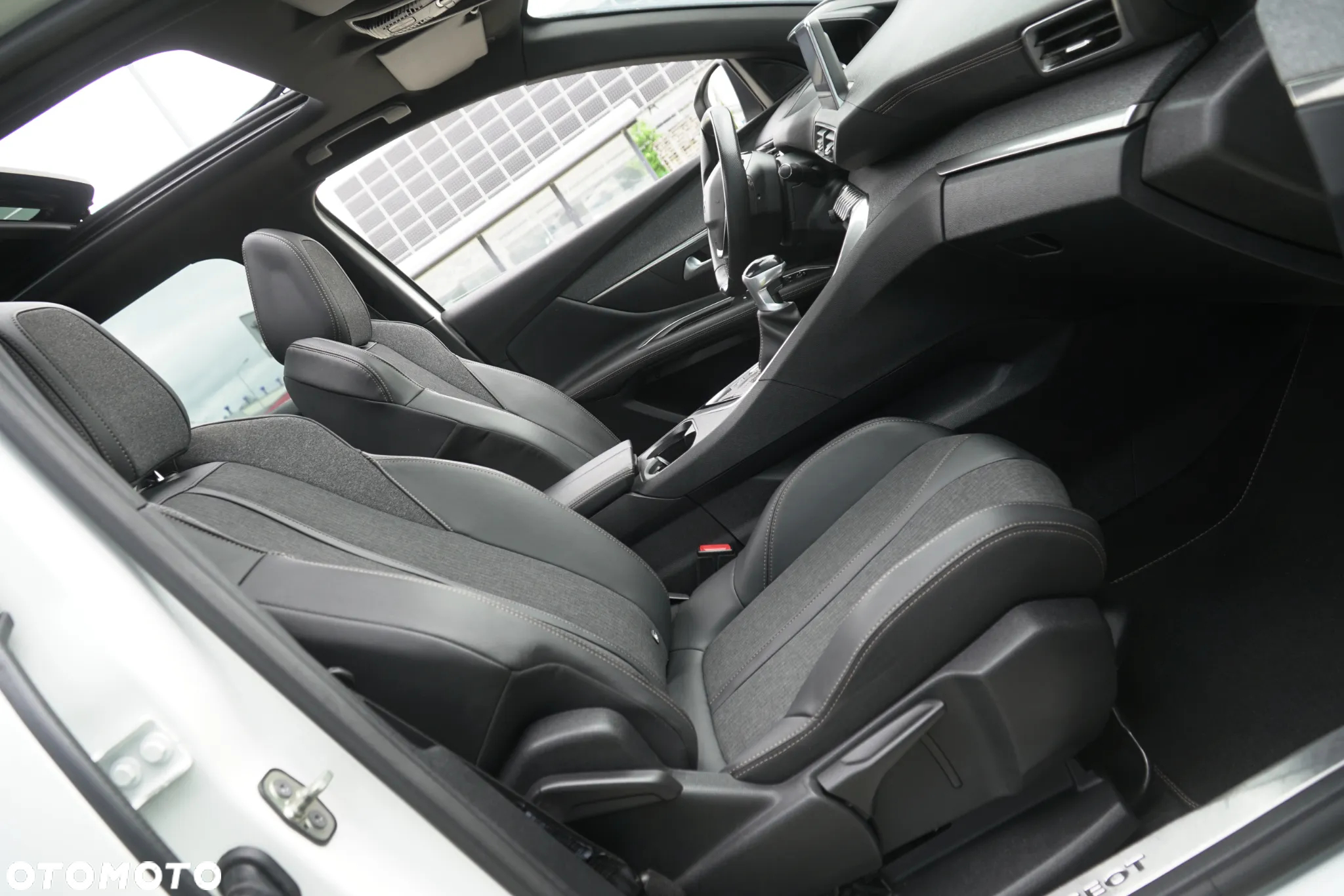 Peugeot 3008 1.5 BlueHDi GT S&S - 21