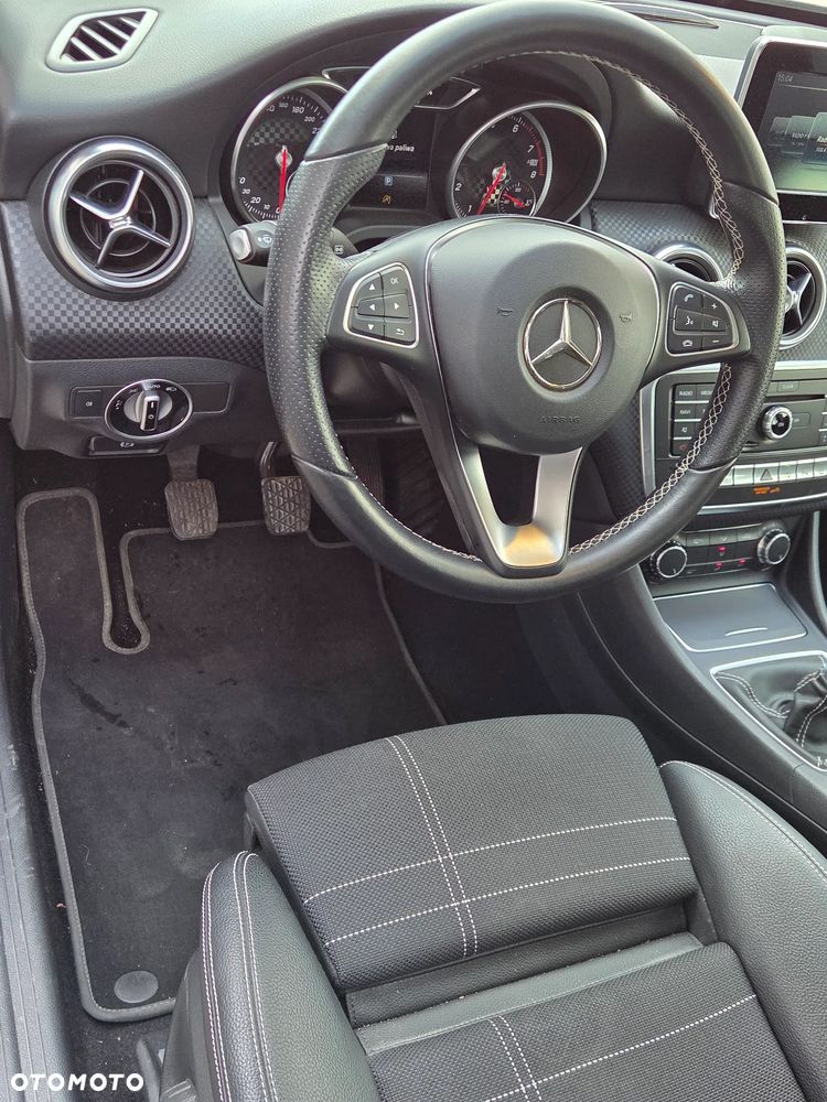 Mercedes-Benz Klasa A 200 Activity Edition - 12