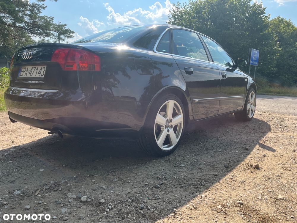Audi A4 Limousine - 5