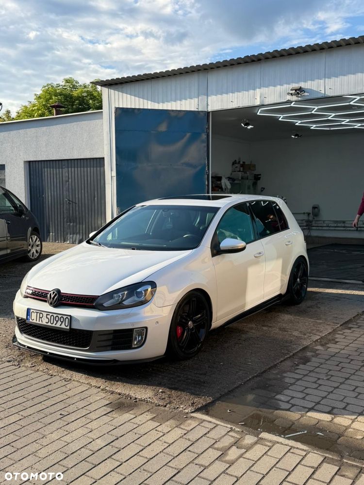 Volkswagen Golf - 2