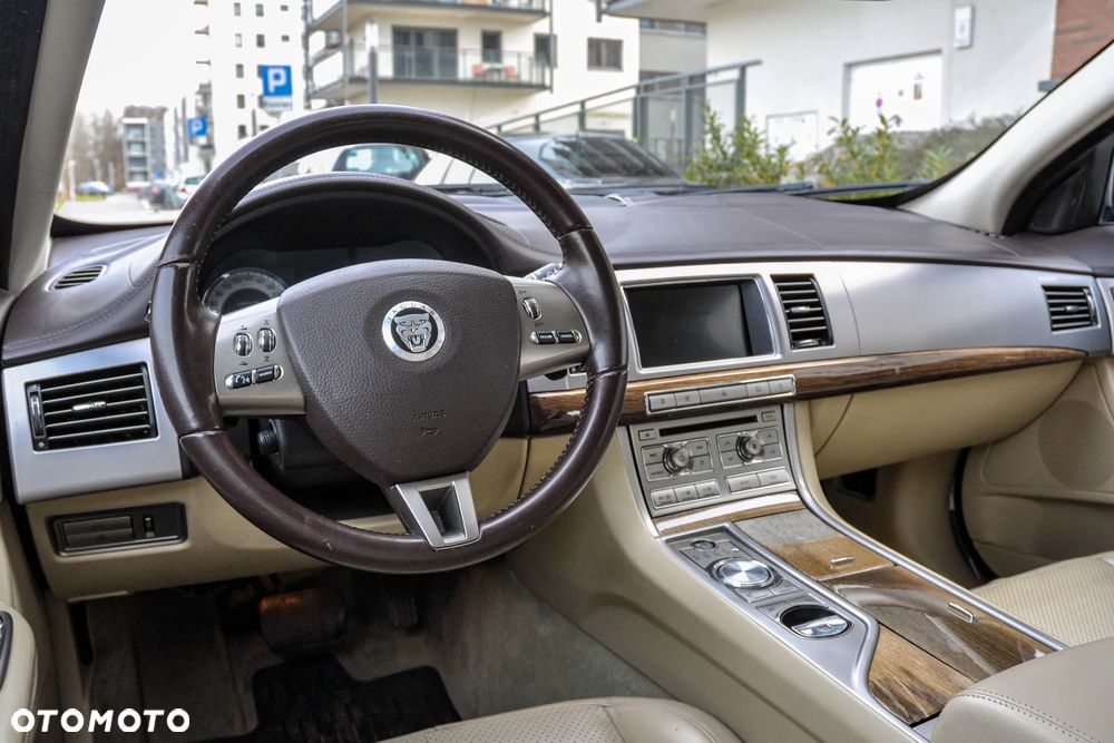 Jaguar XF 3.0 V6 D S Premium Luxury - 9